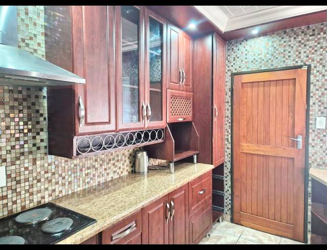 3 BEDROOM HOUSE FOR SALE IN IVY PARK